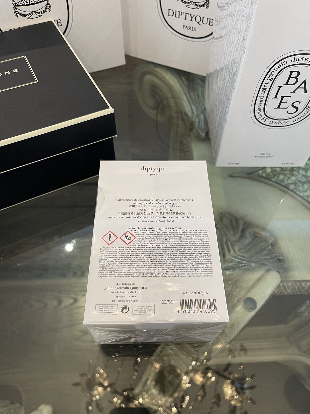 DIPTYQUE 34 BOULEVARD SAINT GERMAIN Car Diffuser and Insert image indicator(3)
