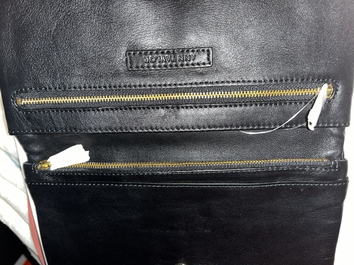 BNWT ANN TAYLOR LEATHER FOLD CLUTCH image indicator(2)