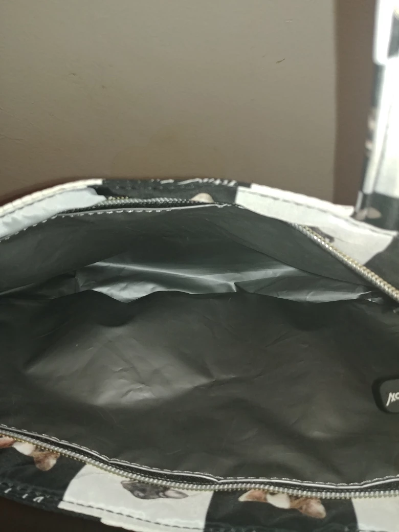 Betsey Johnson insulated lunch tote image indicator(2)