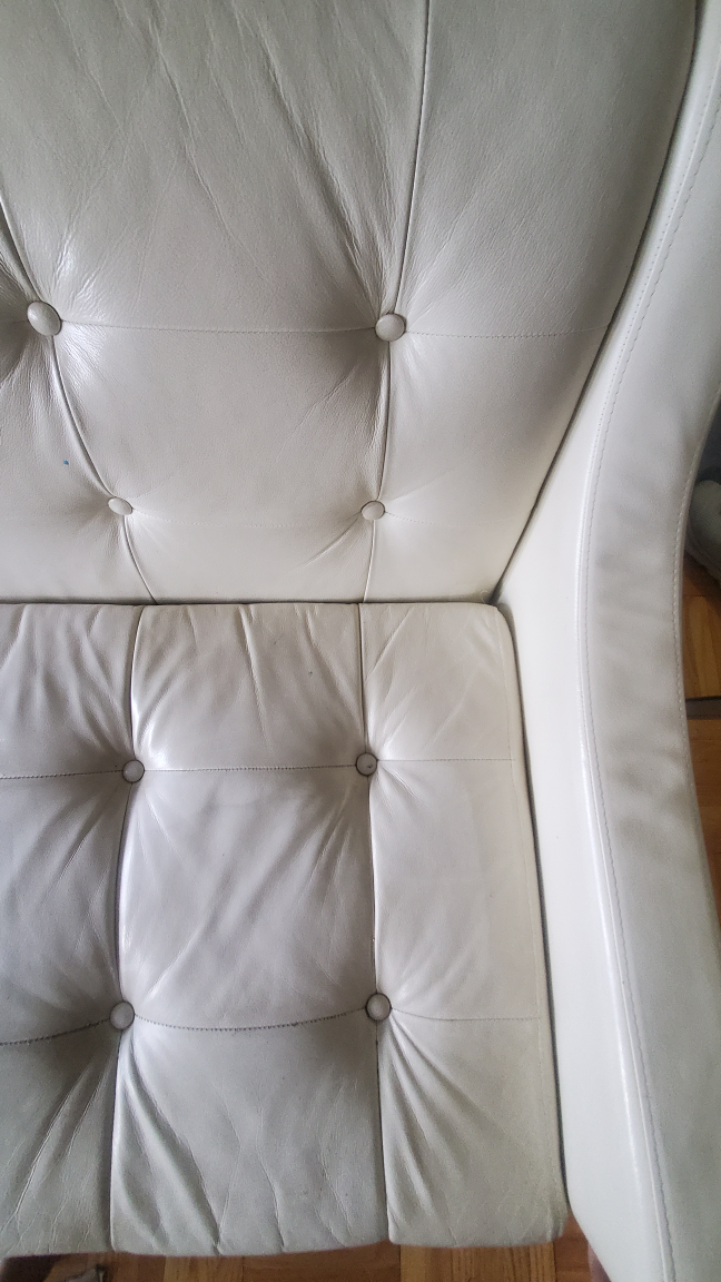 Couch - photo 3