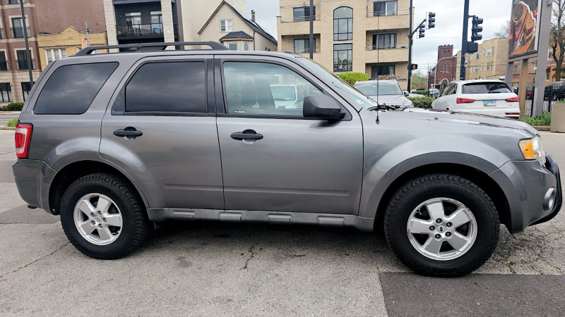 2009 Ford Escape 4x4 4 cylinder 160k - photo 2