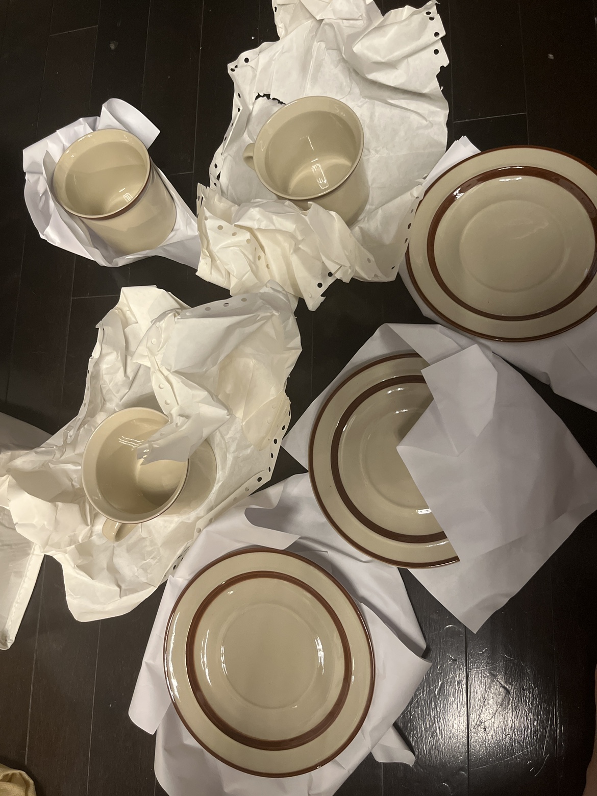 Set of 3 Mugs & plates image indicator(2)