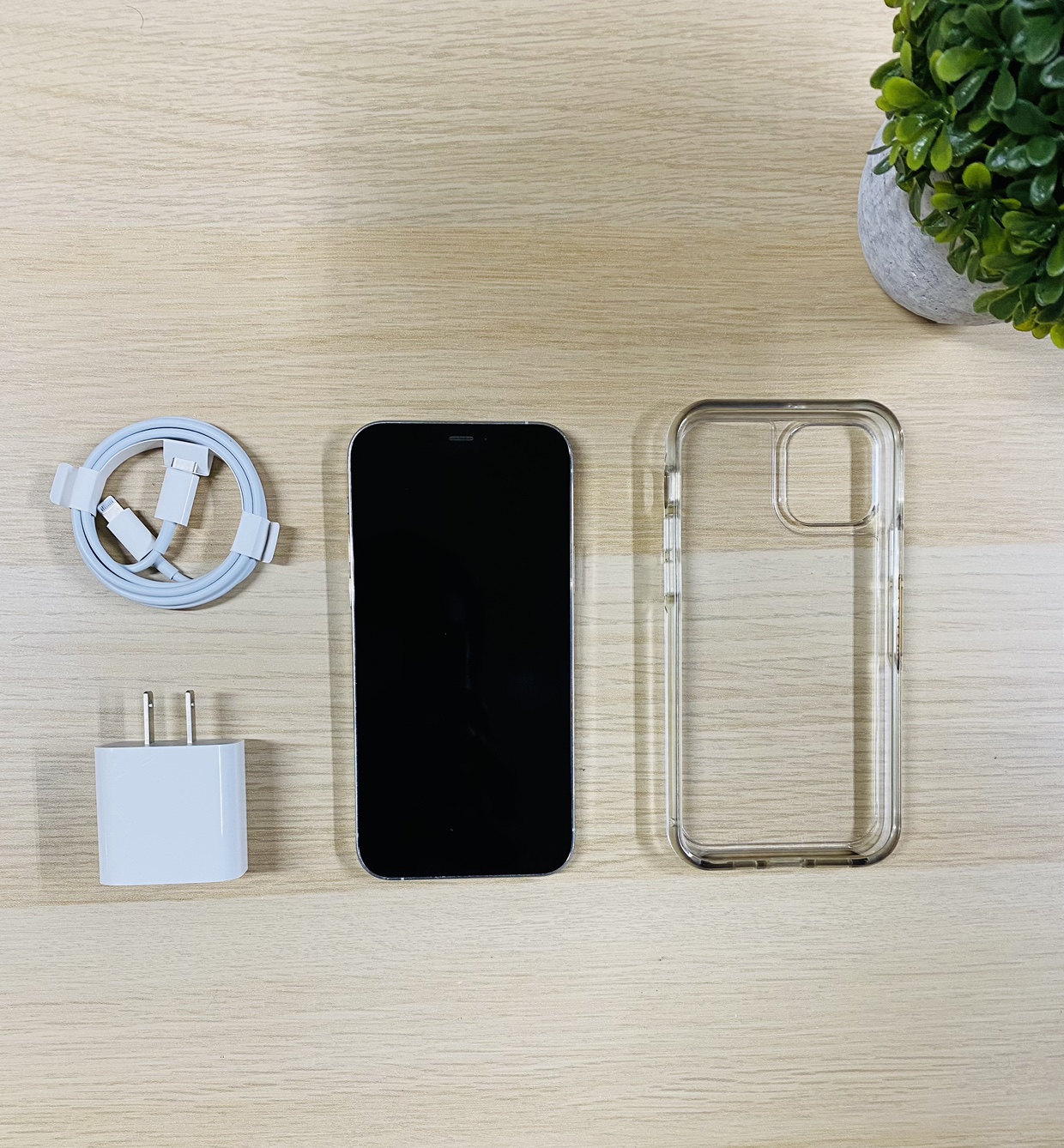 Apple iPhone 12 Pro - 128GB ( Unlocked ) Mint Condition thumbnail