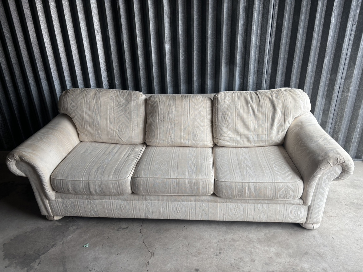 Amazing Free Delivery White Sofa