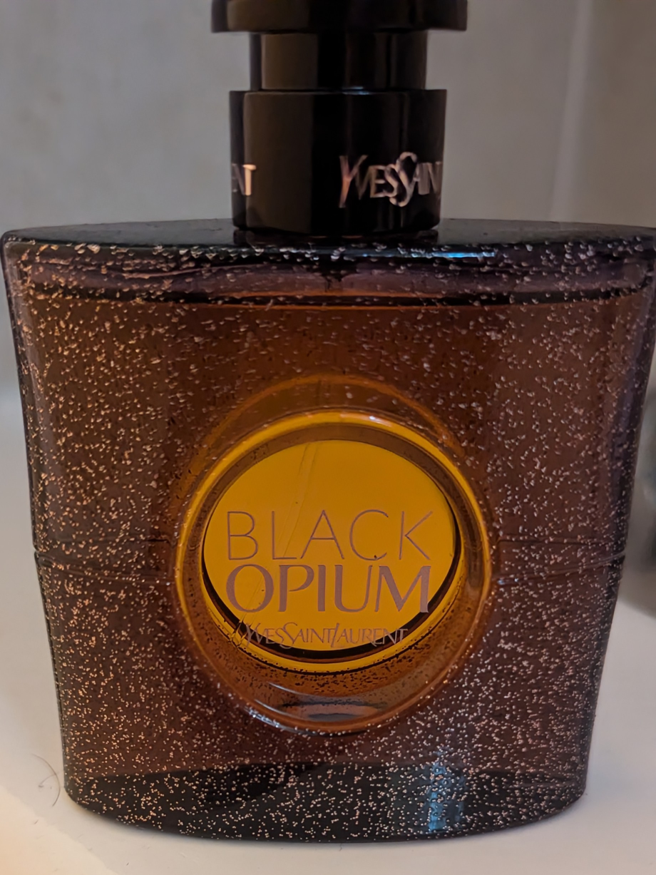 Yves Saint Laurent Black Opium women's perfume - photo 2