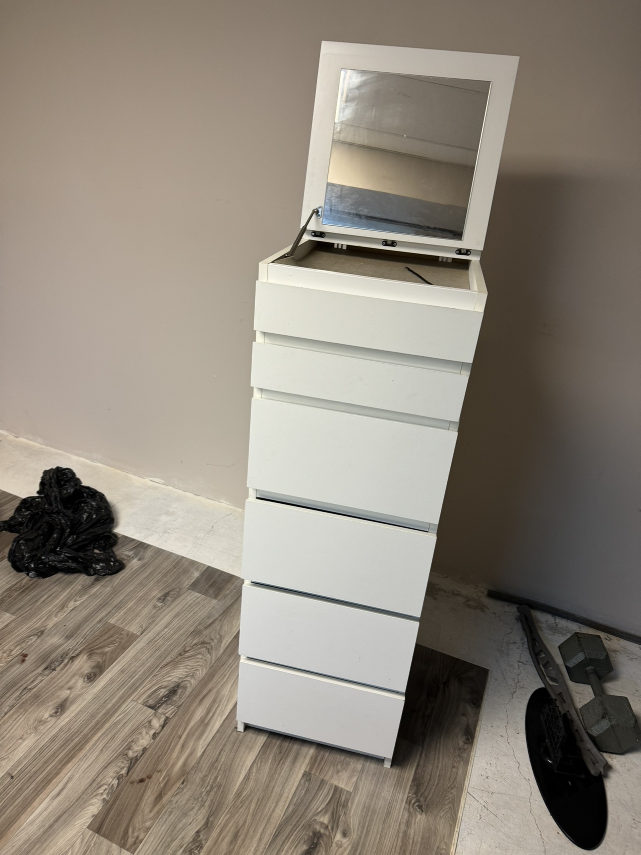 White storage dresser - photo 2