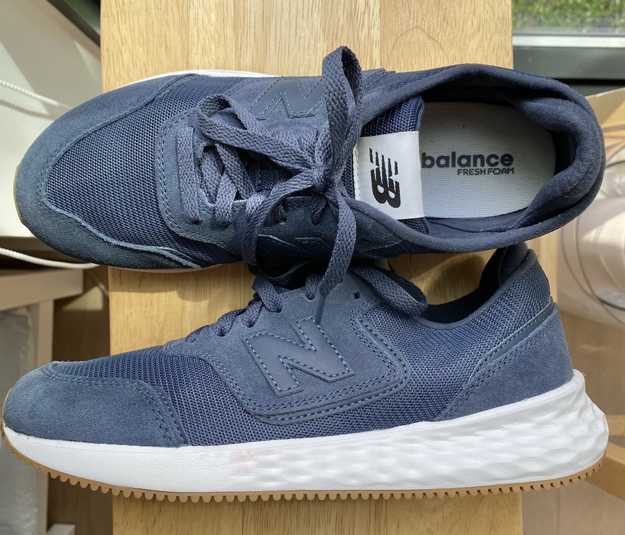 new men's (unisex) sneakers US size 7.5 image indicator(4)