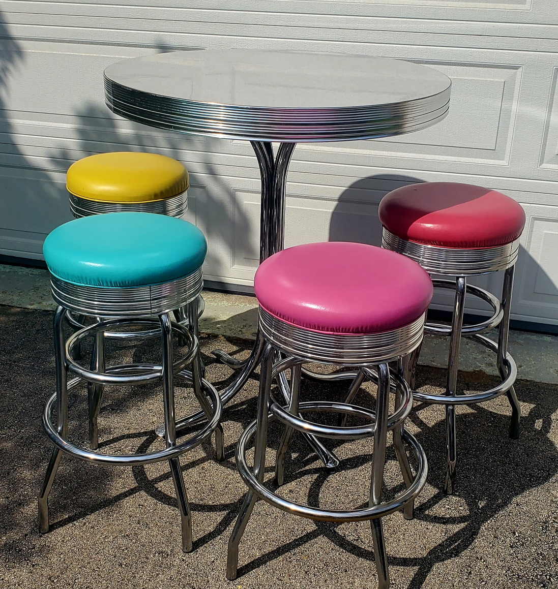 Kitchen table with 4 stools - high top cafe style