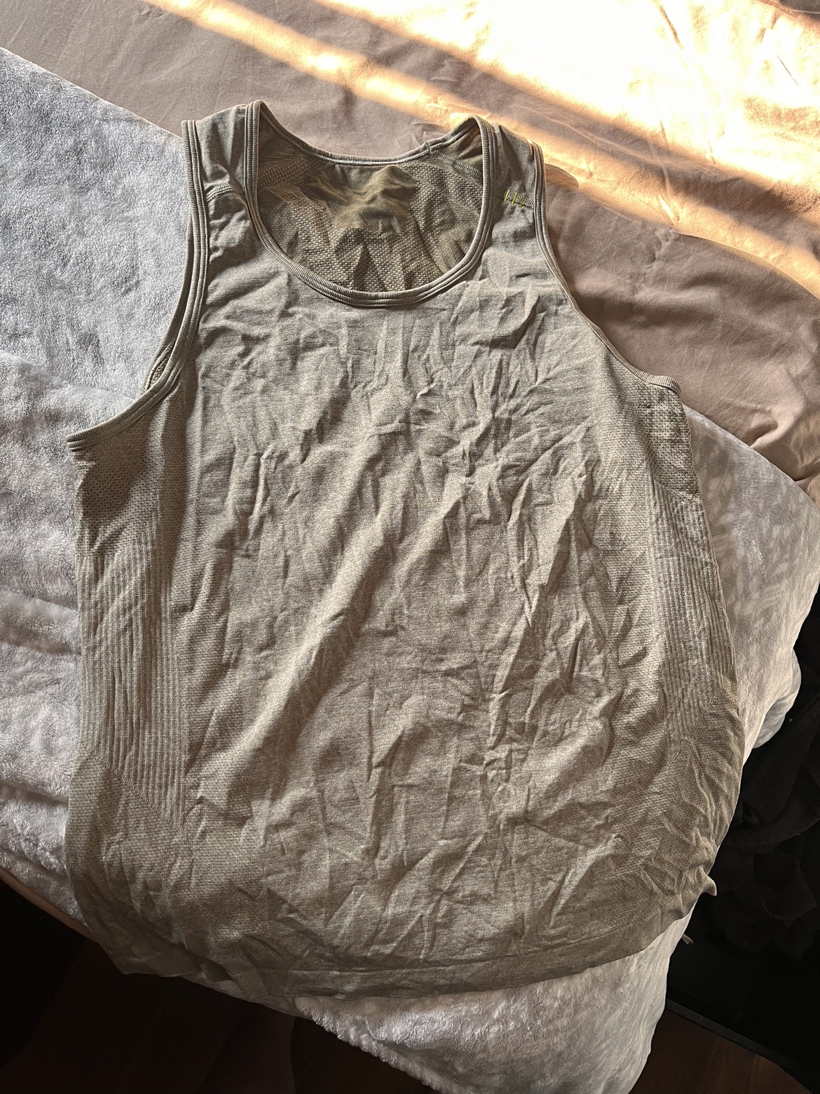 Men’s Lulu lemon med/large tank top