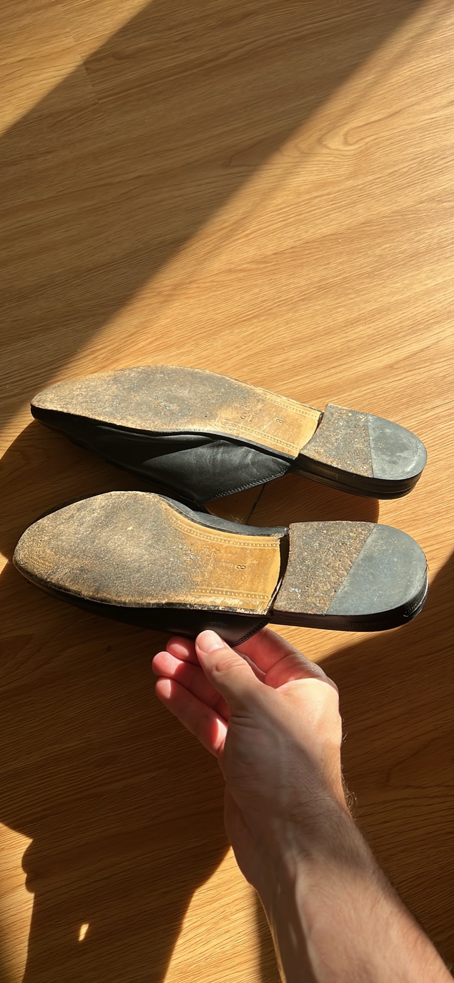 Gucci bee appliqué slides - photo 2