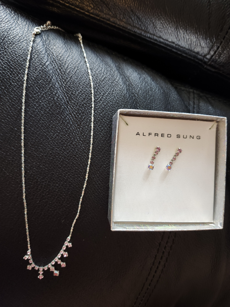 pink and silver necklace earrings set ##freecycle - photo 2