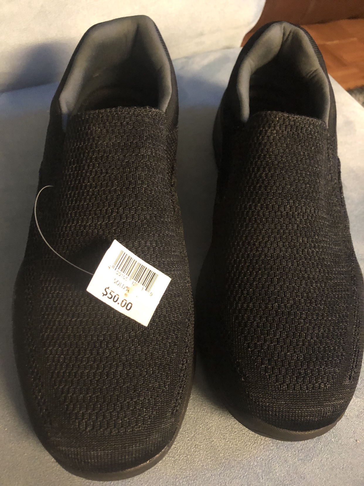 Men’s black slip resistant shoes, New…(13/46) thumbnail