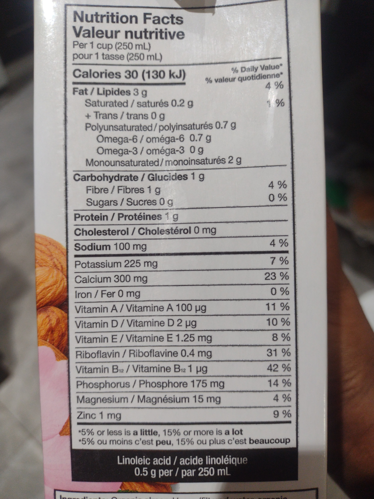 organic unsweetened almond beverage - VANILLA image indicator(3)