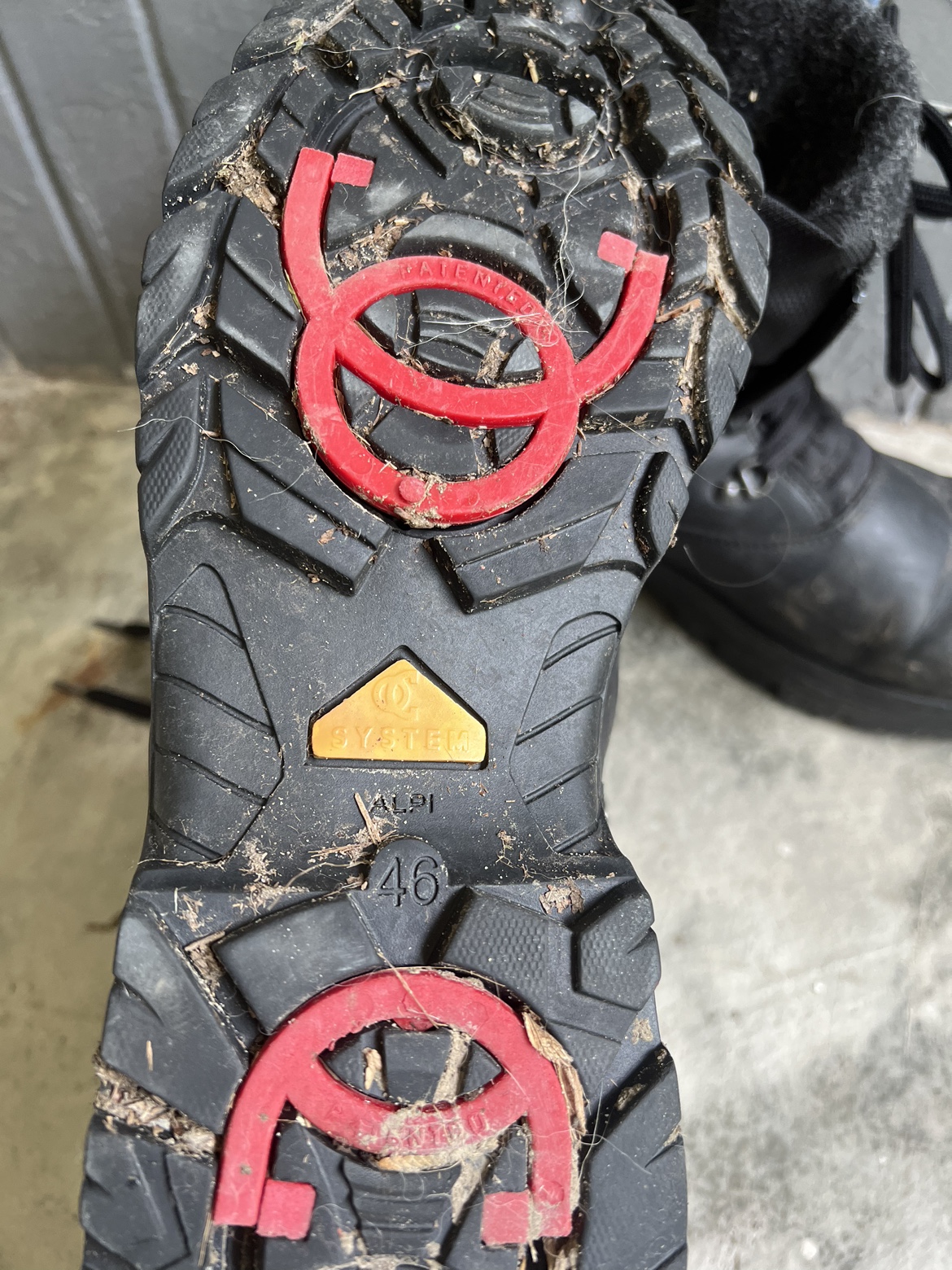 Olang winter boots with crampons - photo 2