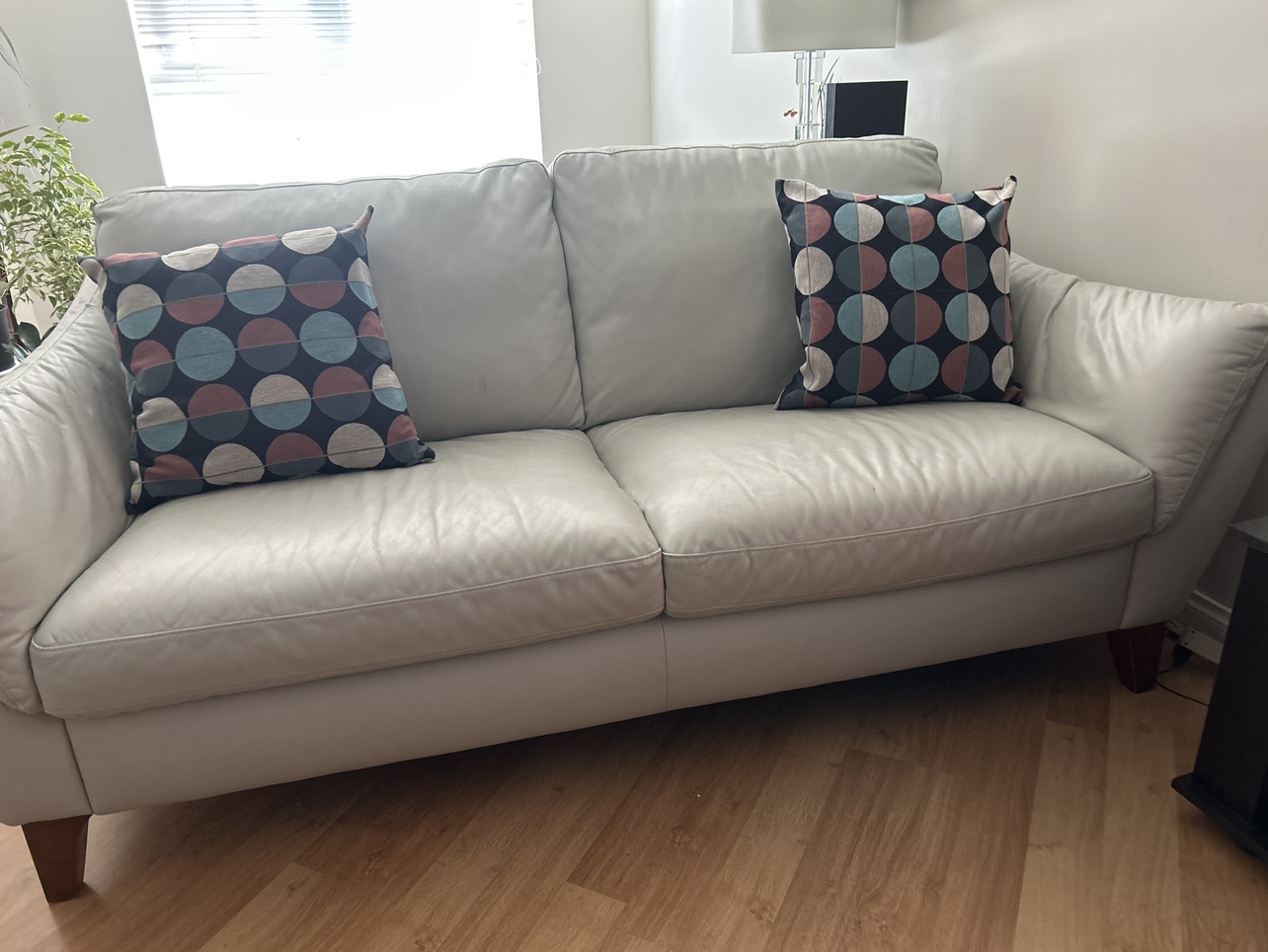 Real leather Ital sofa light blue greyish image indicator(4)