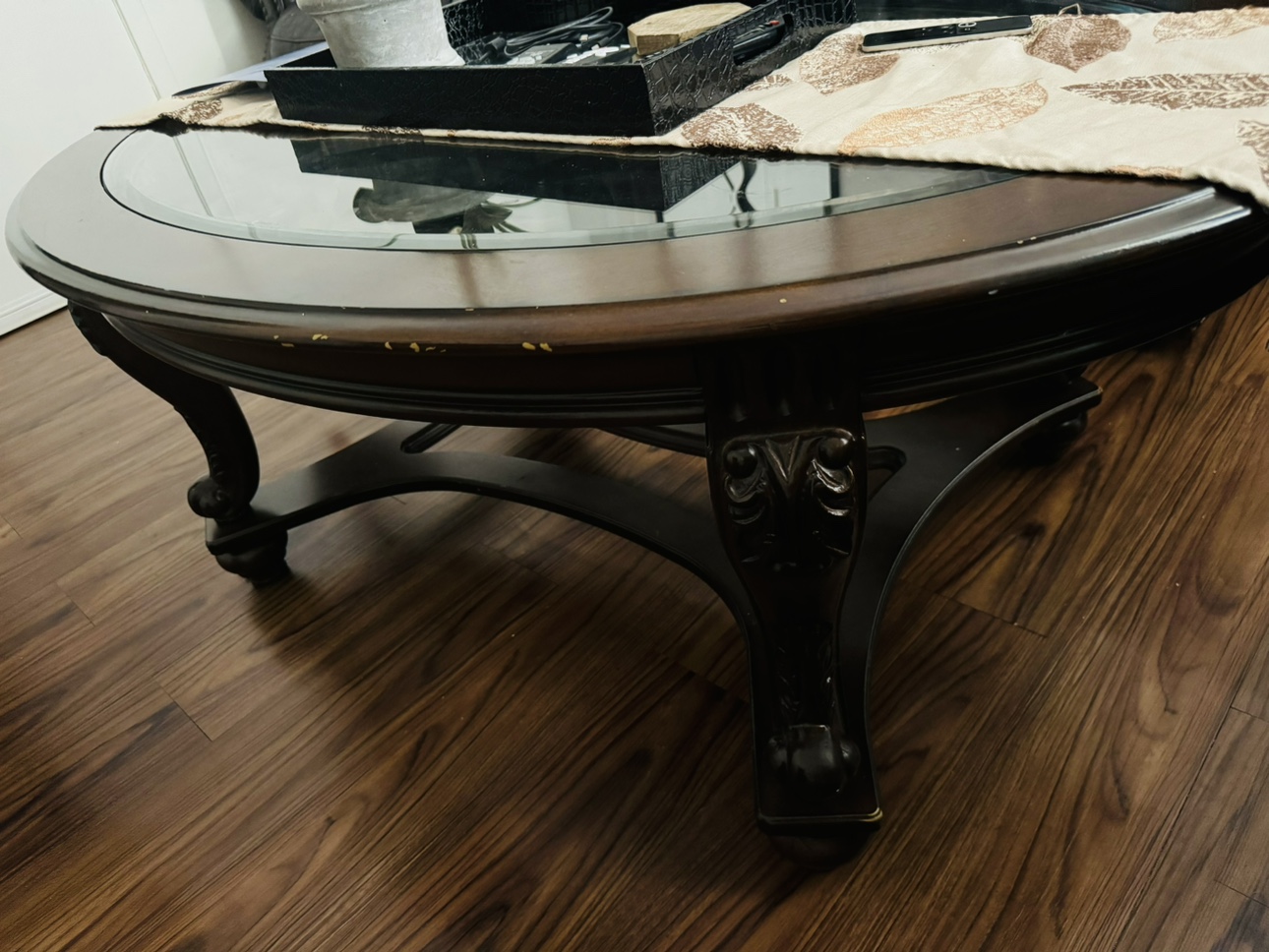 Oval living room coffee table