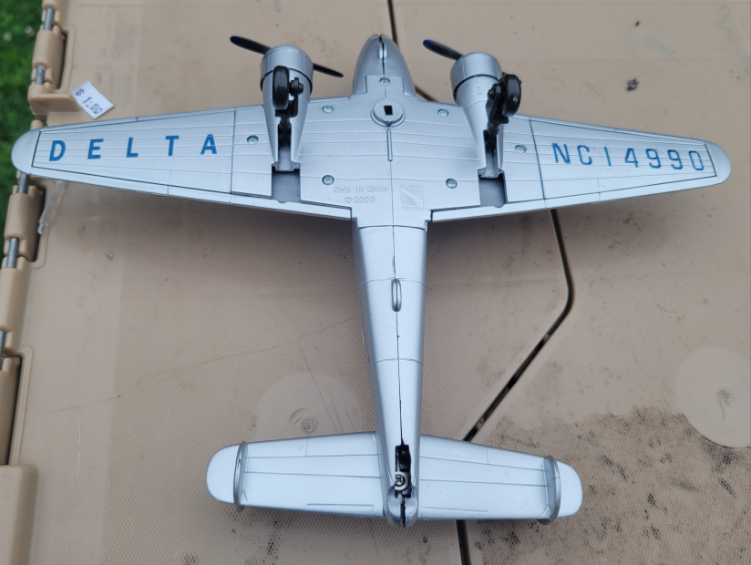 LOCKHEED ELECTRA MODEL- NEW RAY- DELTA AIRLINES-VINTAGE AIRPLANE - photo 2