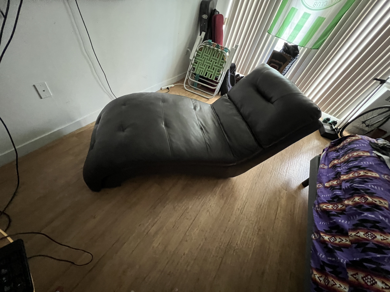 Lavish Couch (FREE) - photo 3