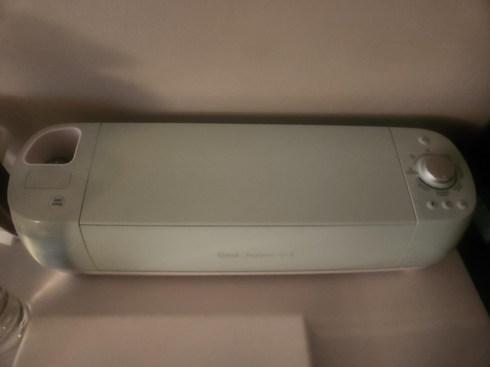 MOVING SALE!!! Cricut  Explore Air 2!