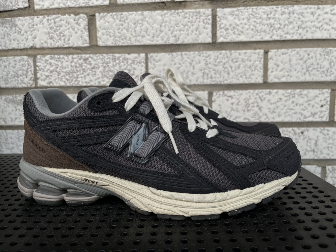 New Balance 1906F Men US9