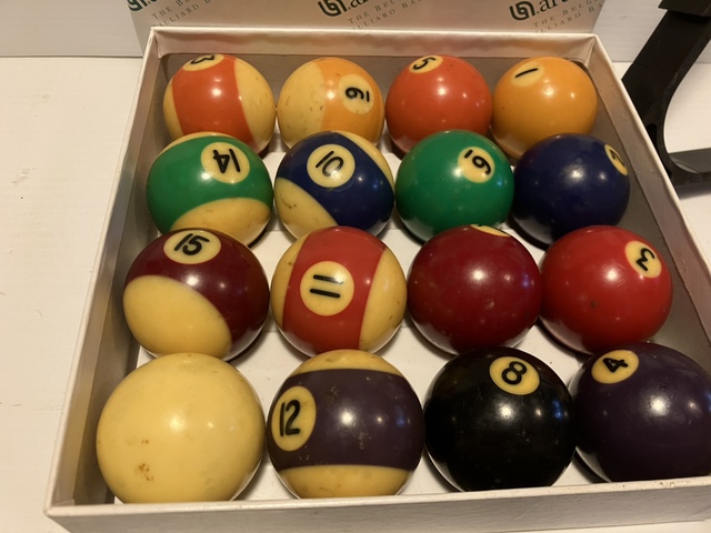 ARAMITH CROWN STANDARD BELGIUM  POOL BALL SET 2 “ image indicator(2)