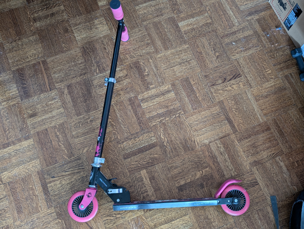 Girl Scooter mid size image indicator(2)