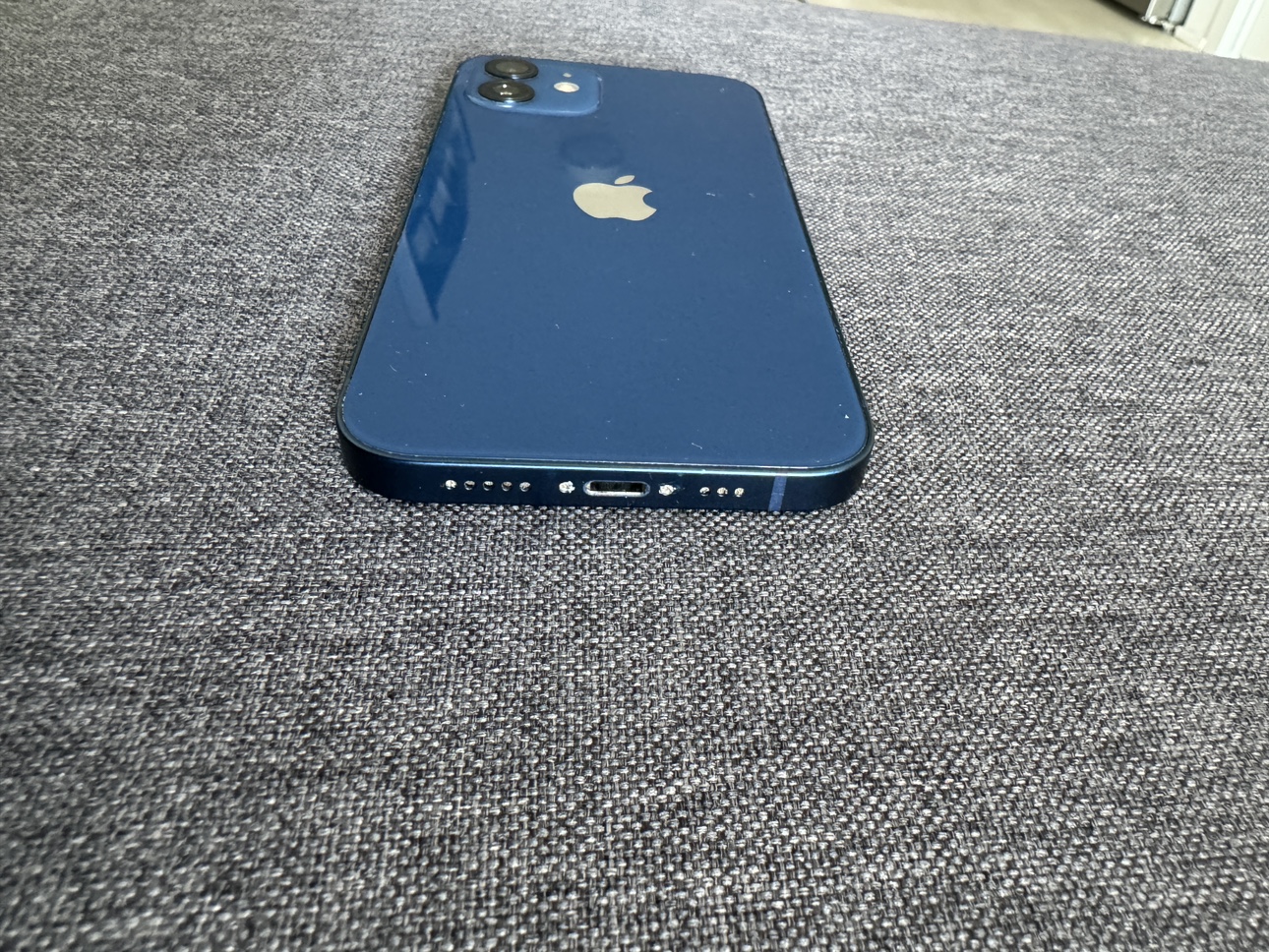 iPhone 12 64GB - Blue image indicator(7)