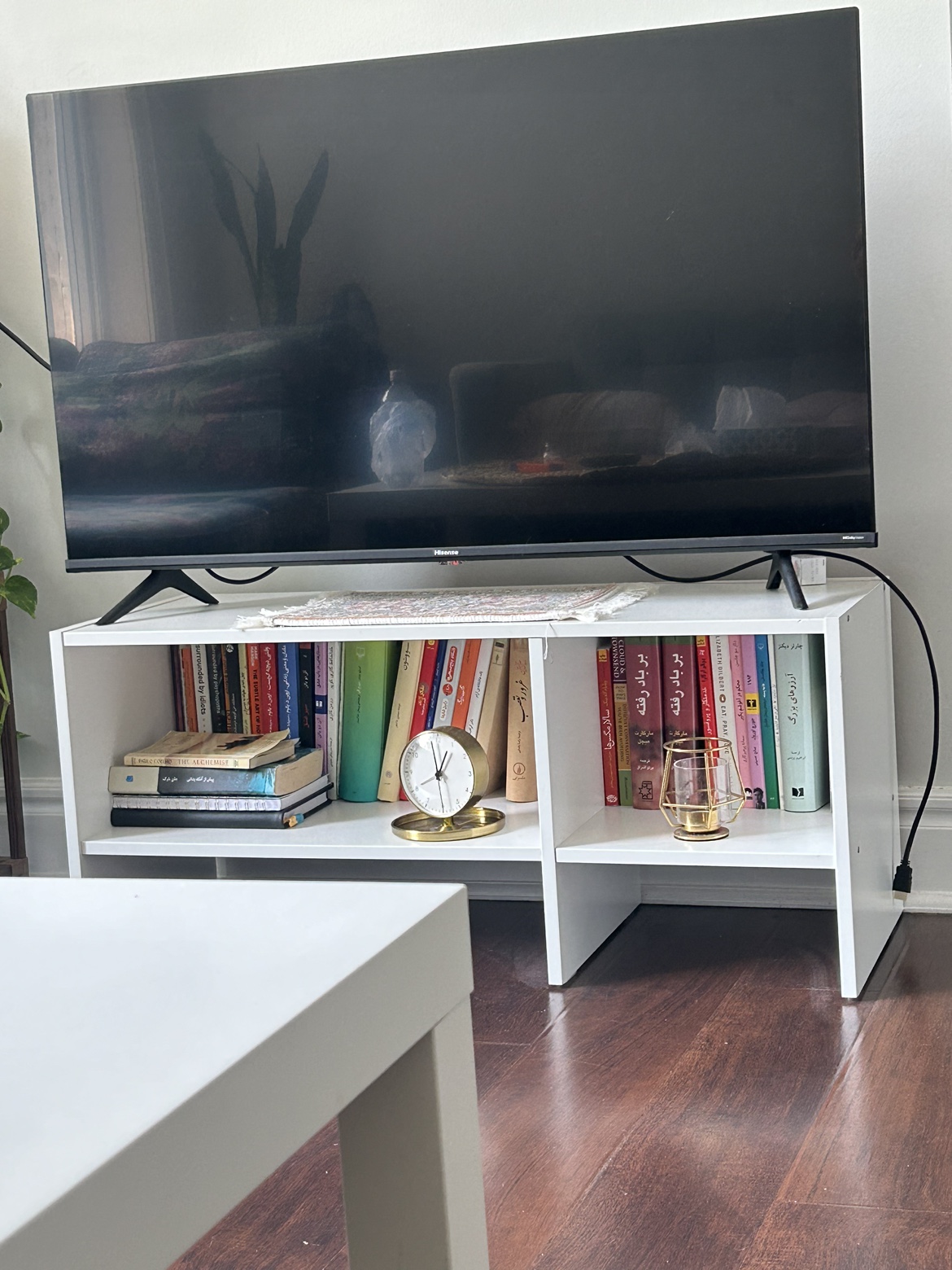 Tv stand