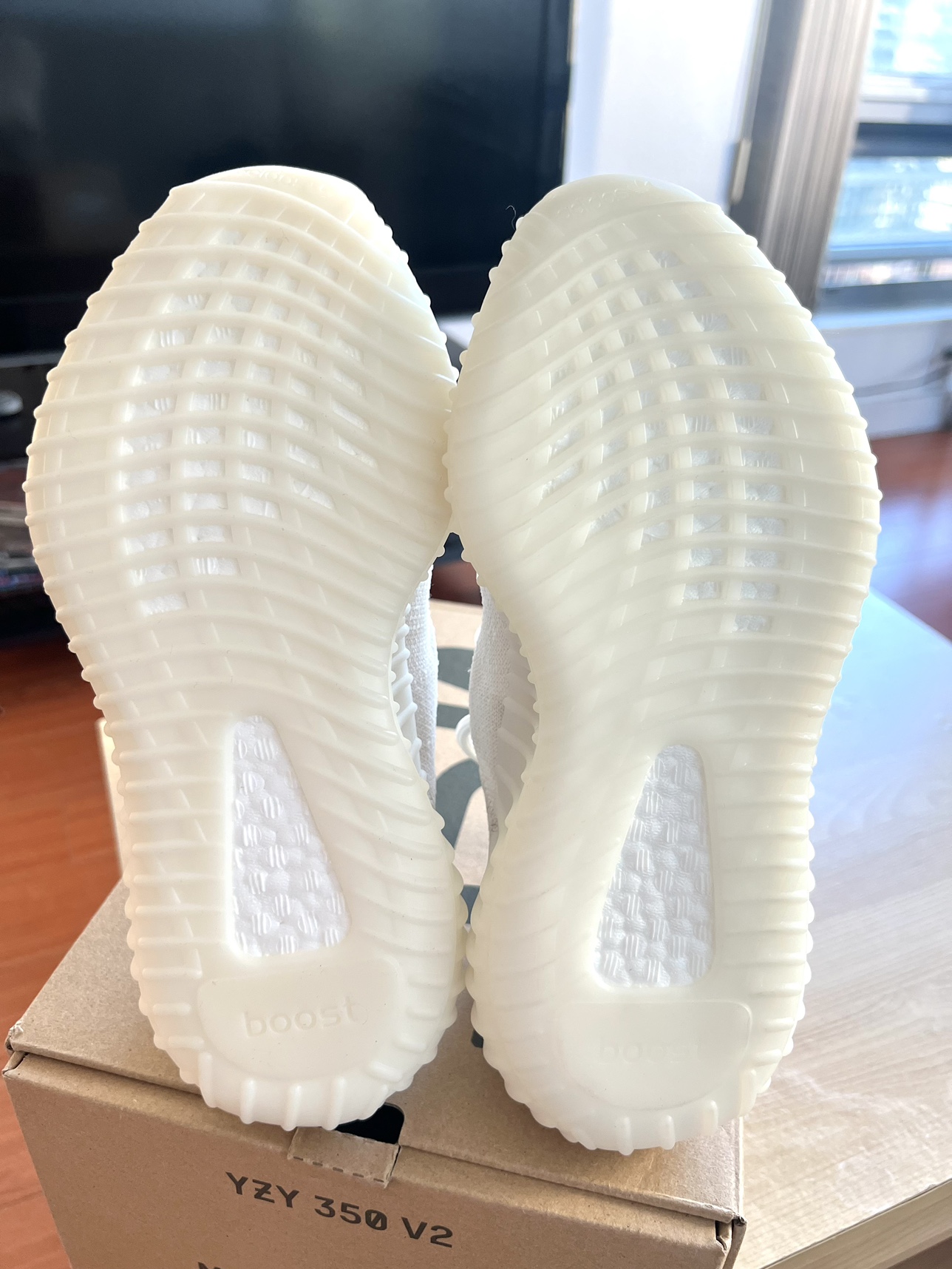 Yeezy Boost V2 Bone - Size US 5 - photo 4