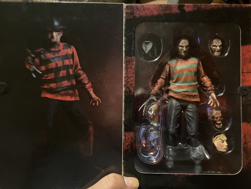 A nightmare Elm Street 8” figurine - photo 2