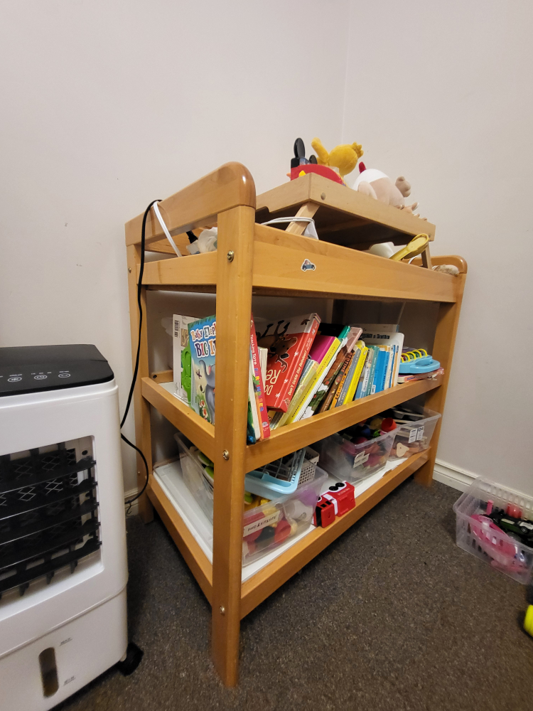 Baby changing table - photo 2