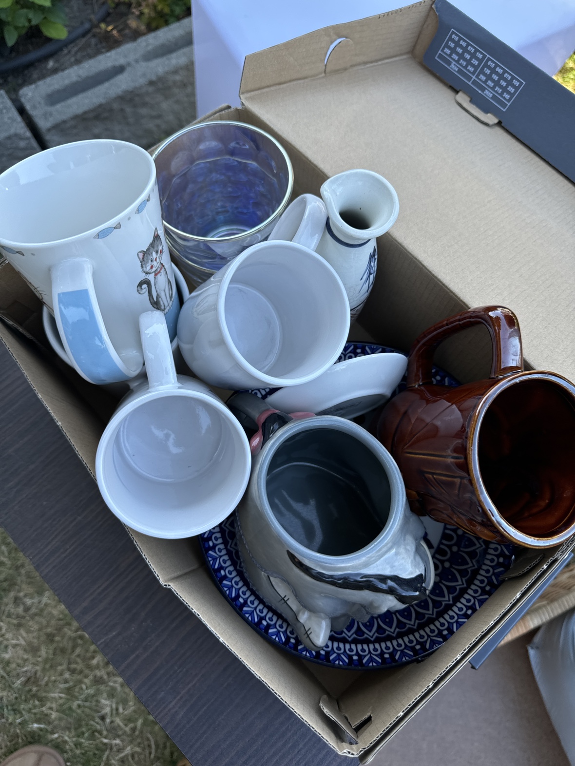 Mugs and Dishware