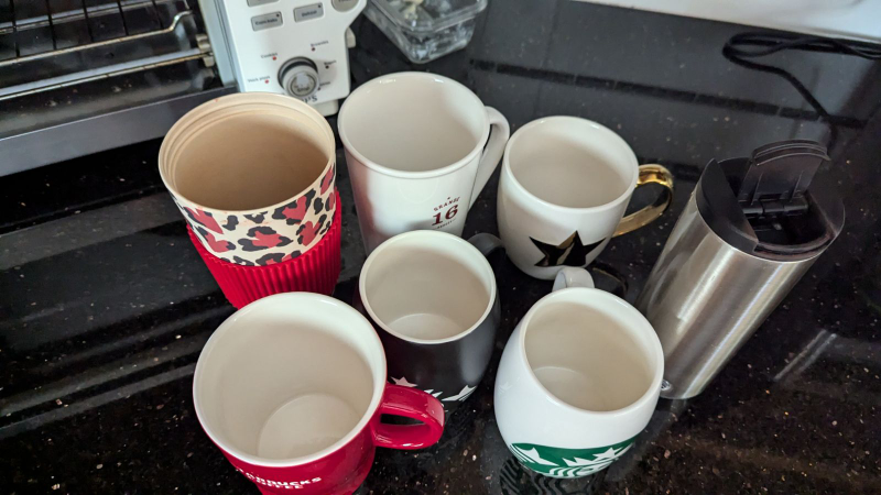 4 Starbucks mugs and 2 travelling cups - photo 5