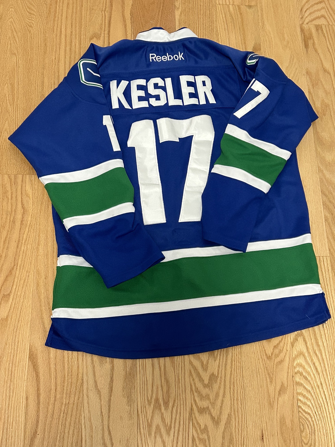 Vintage Vancouver Cannucks Jersey - photo 2
