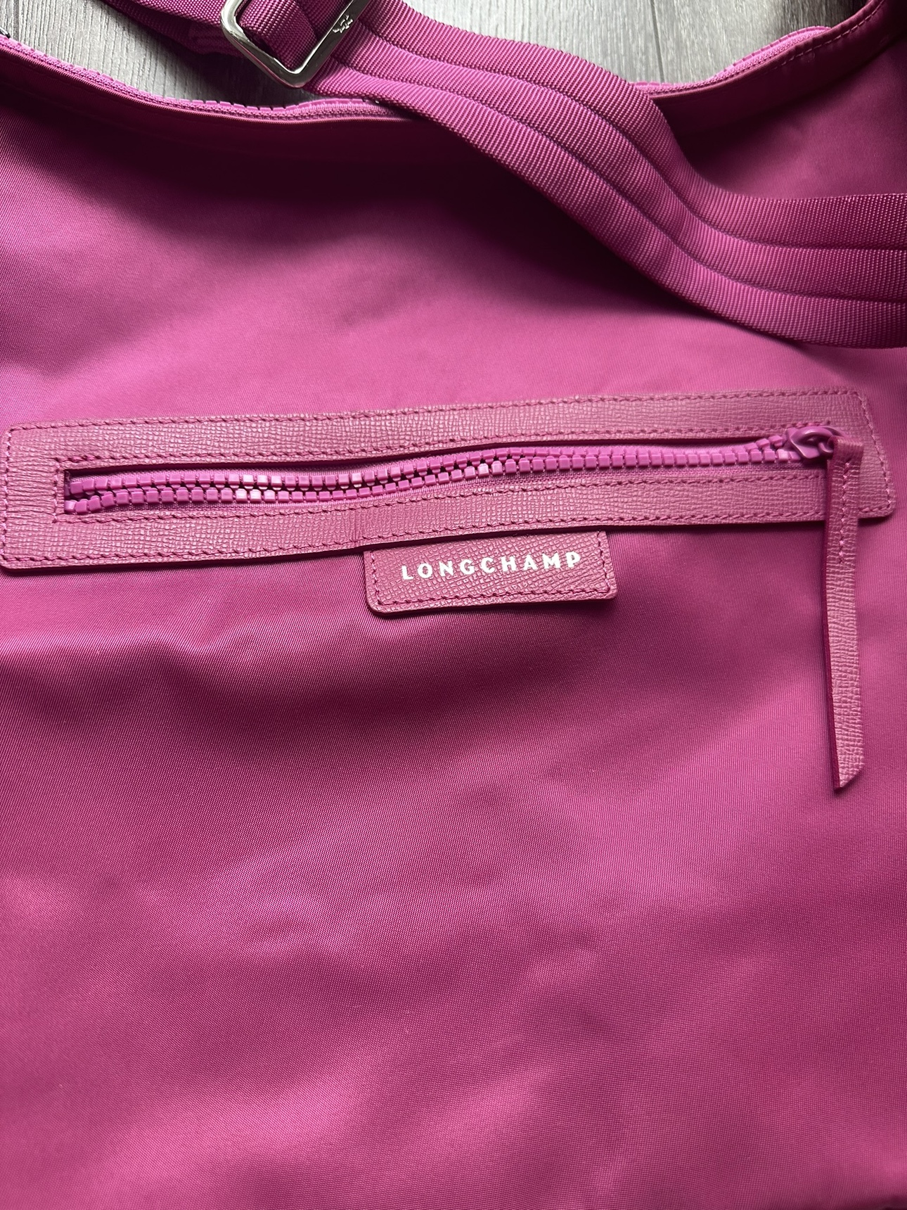 Longchamp Crossbody Messenger bag like new image indicator(2)