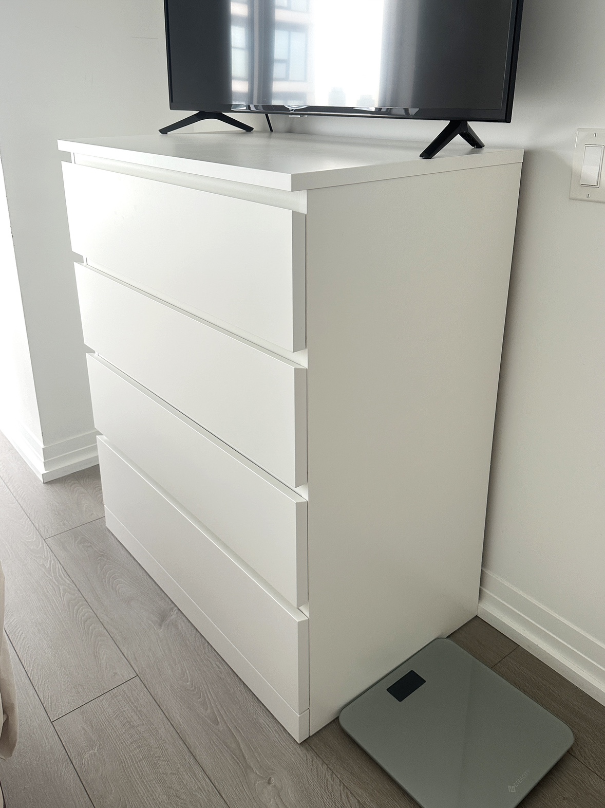 White Ikea Malm 4-Drawer Chest (Moving Sale!) thumbnail