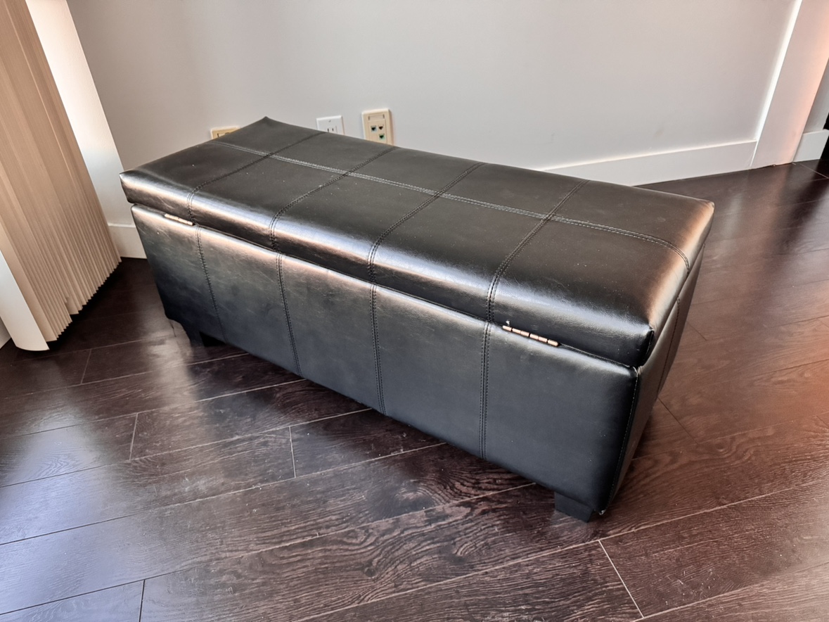 Faux leather chest / ottoman / coffee table chest - photo 5