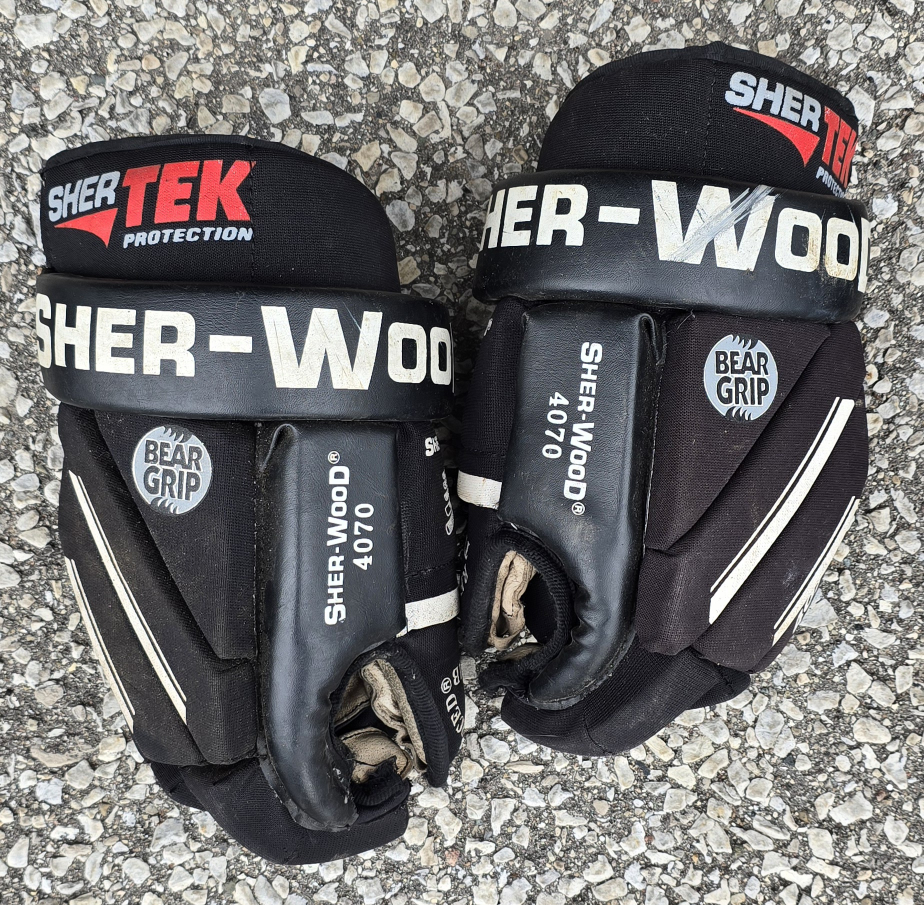 Sher-Wood Pro S-4070 Ice Hockey Gloves Size 15", 38 cm thumbnail