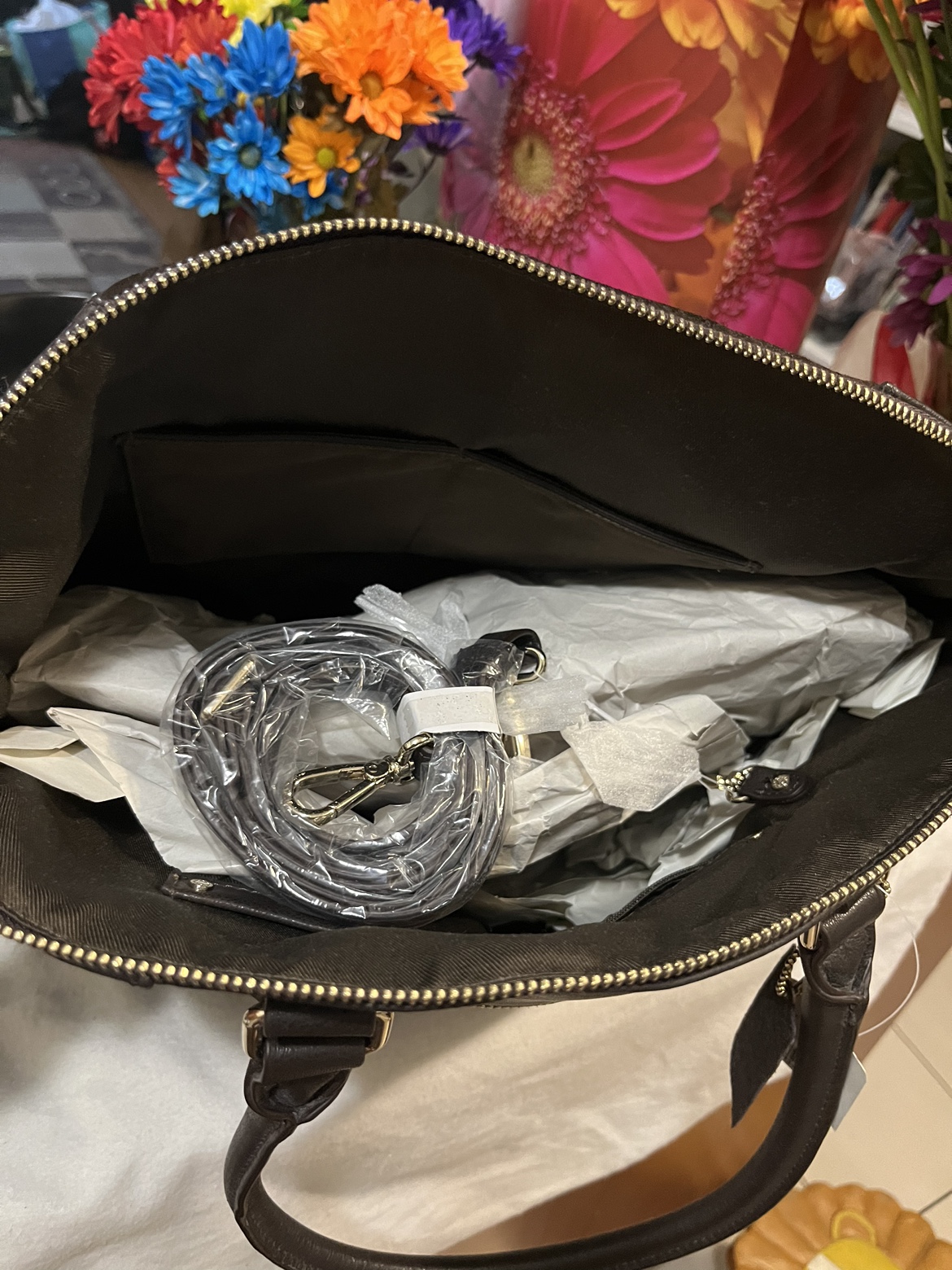 Danier Tote Bag *BRAND NEW* image indicator(3)