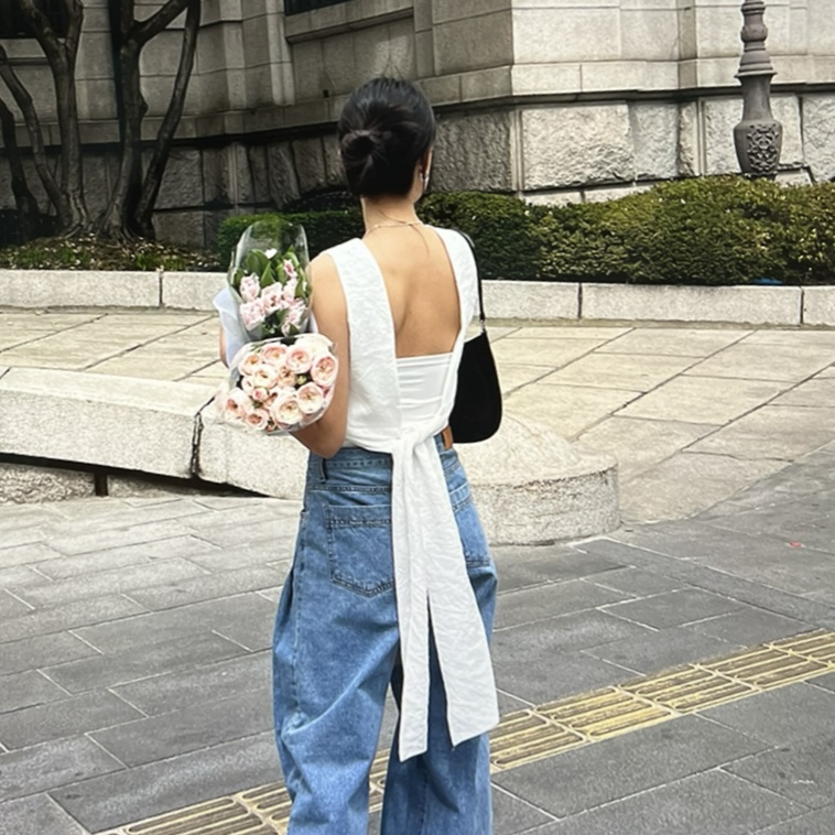 Cute blouse top