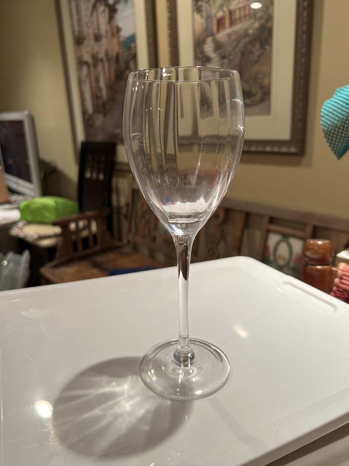 Glasses/ water and wine