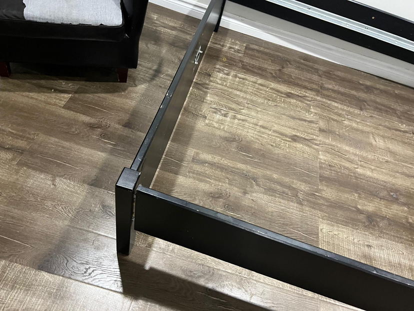 Solid wood bed frame Queen size - photo 3