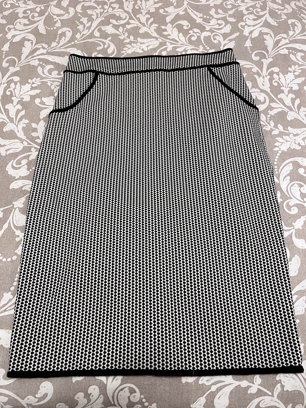 Pencil skirt thumbnail