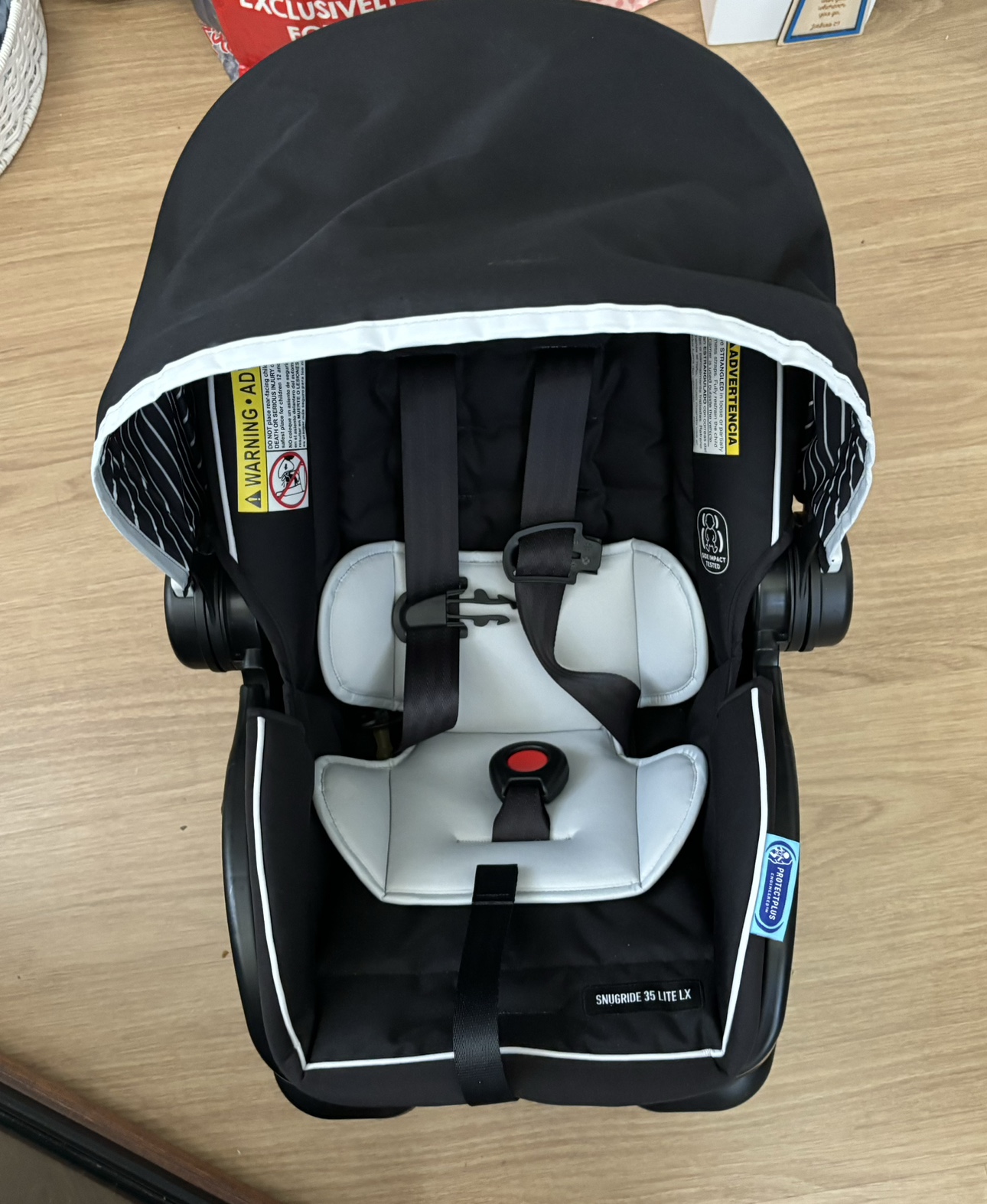 Graco car seat snugride 35.