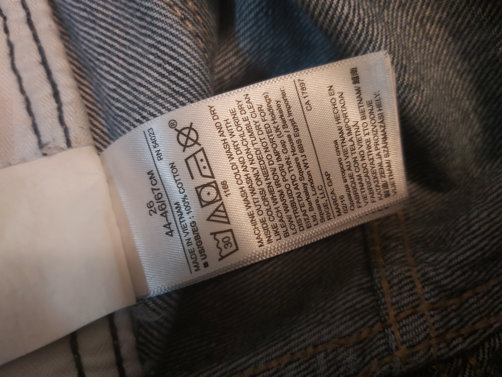 GAP original high rise jean shorts, size 26 image indicator(8)