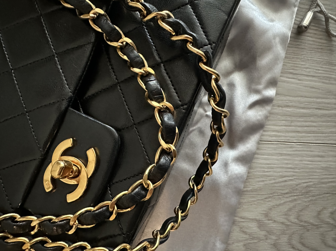 Chanel black classic flap bag (excellent condition) - photo 2