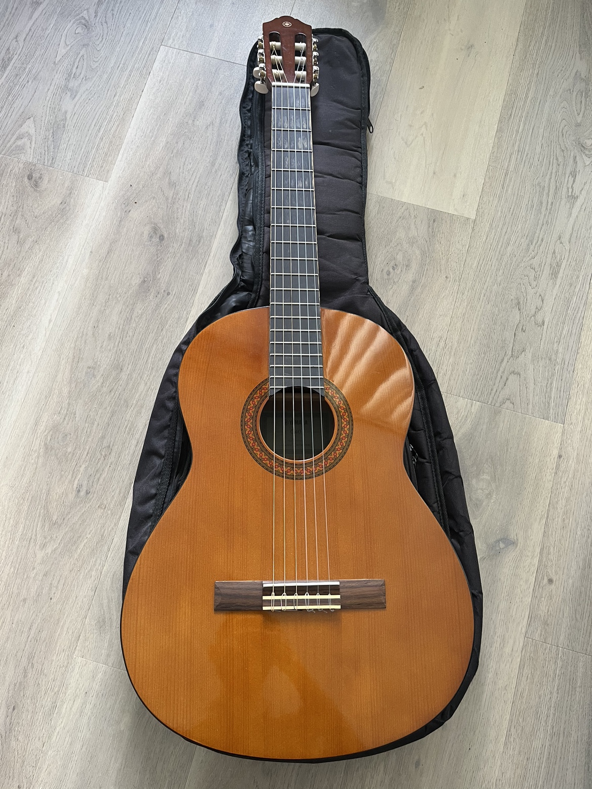Yamaha c40 classical guitar and soft case