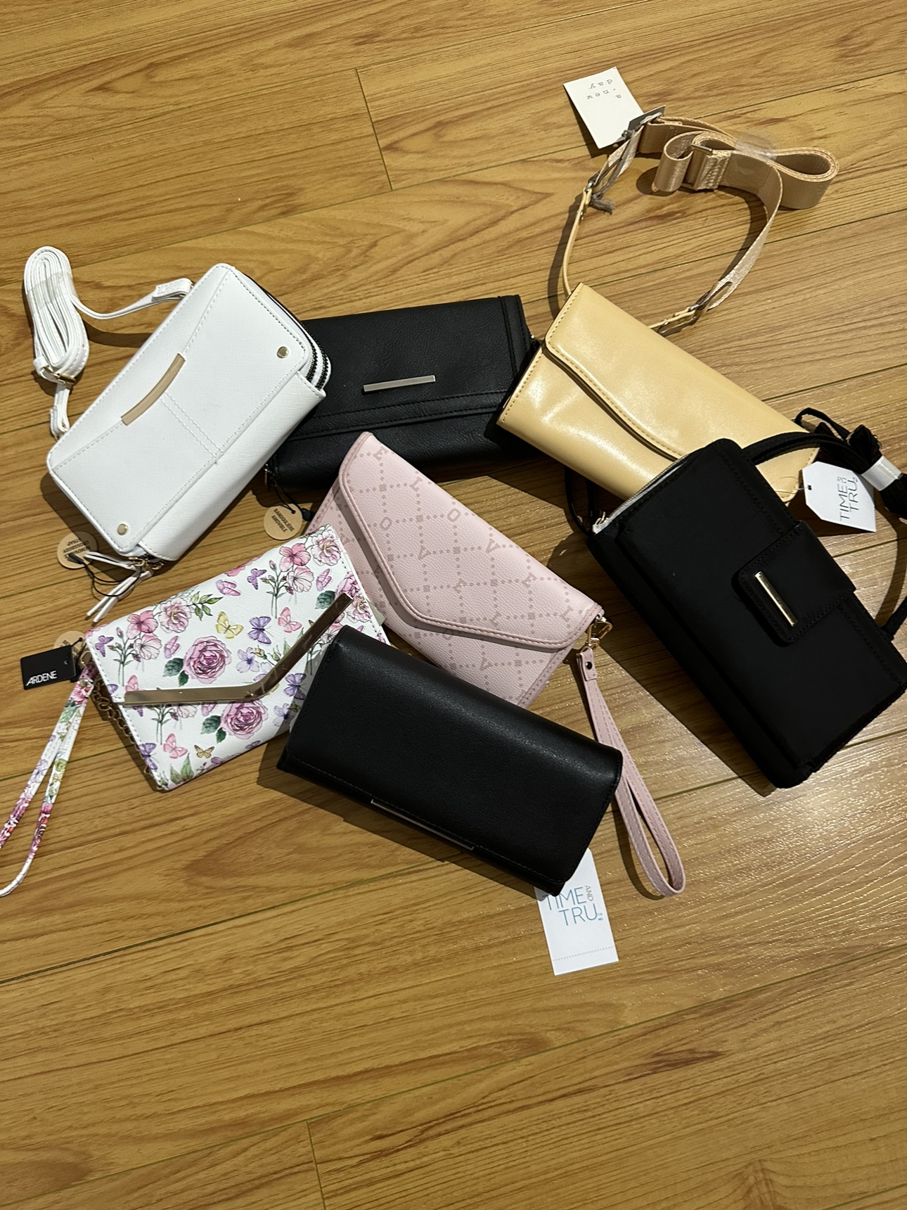 Strap Wallet.