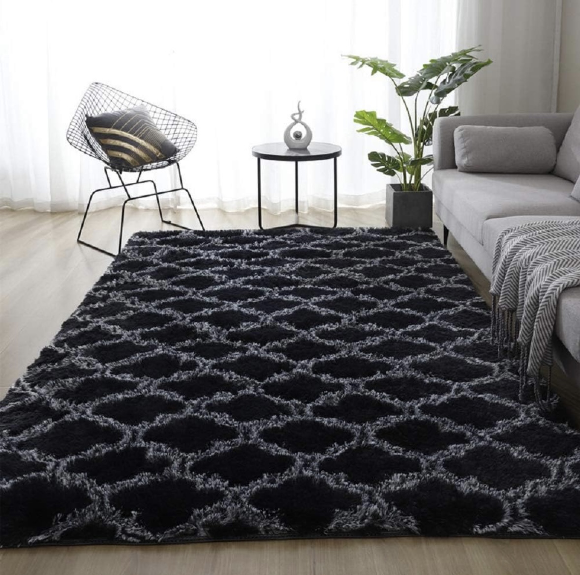 Black and white shag rug brand new 5x7 feet