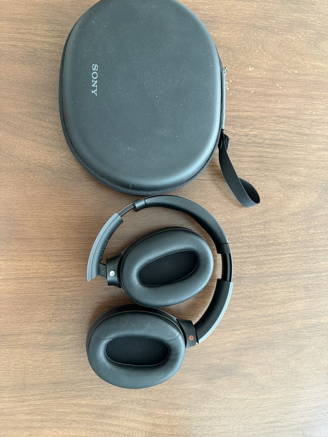Sony headphones - photo 3